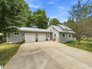 MLS #26051894 image #0