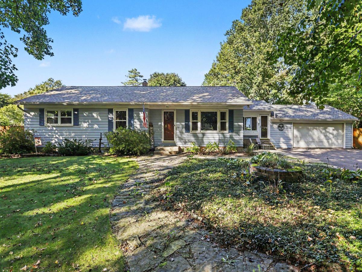 MLS #26051960 image #0