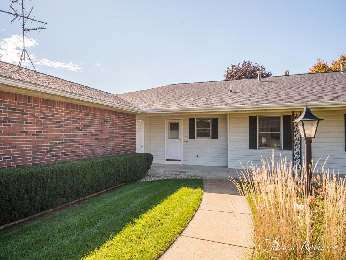 MLS #26051962 image #0