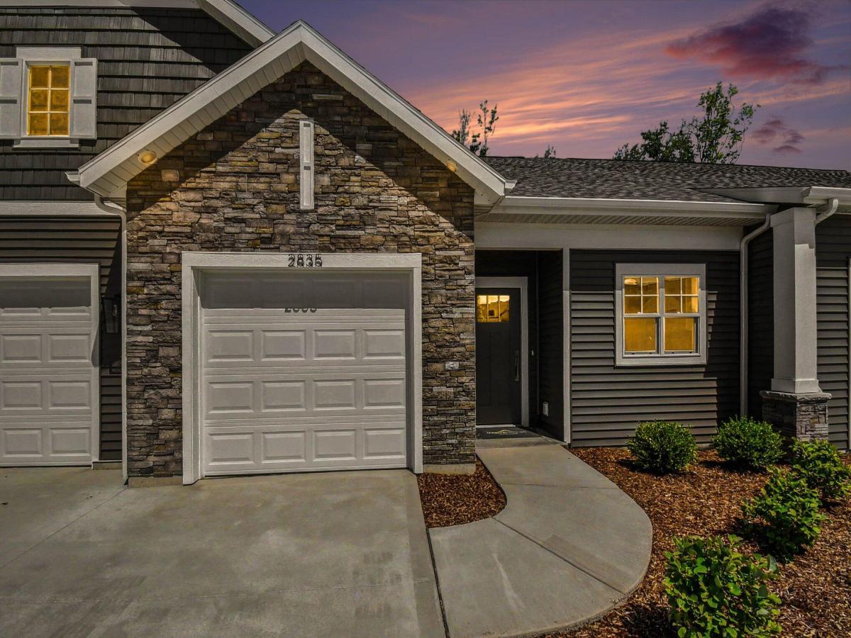 MLS #26052196 image #0