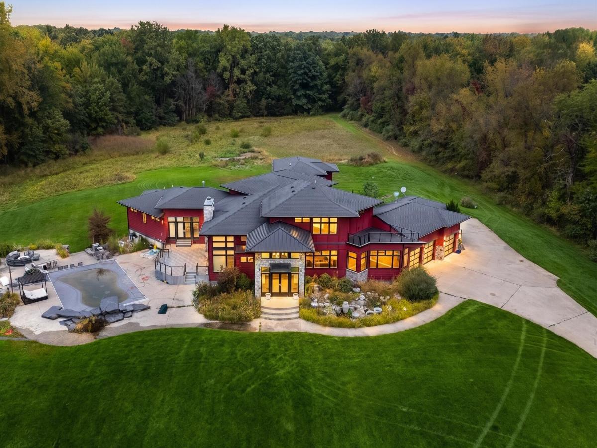 MLS #26052735 image #0