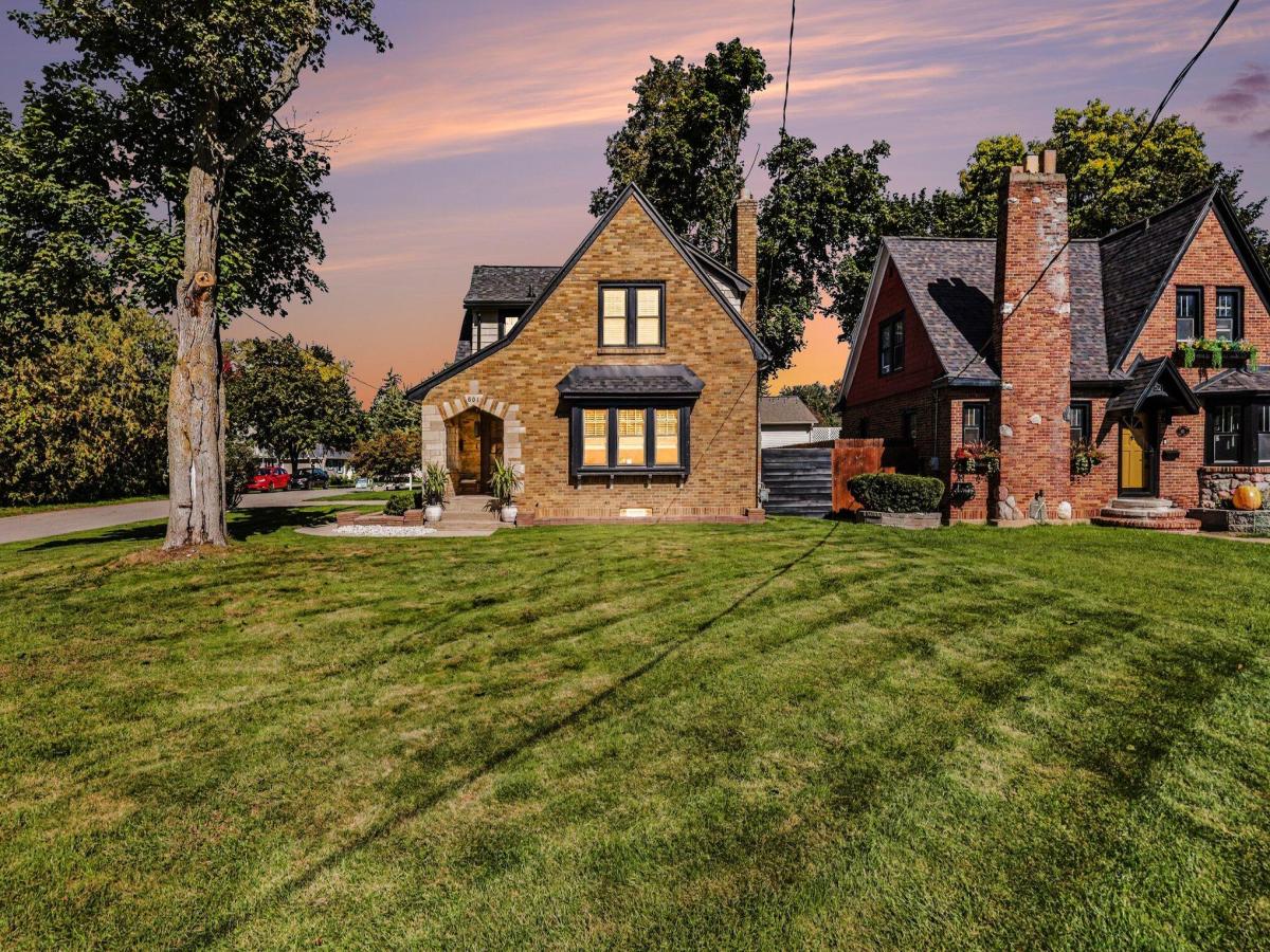 MLS #26053360 image #0
