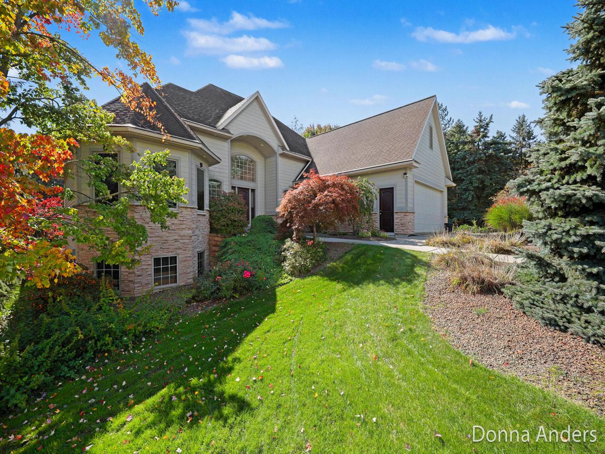 MLS #26053705 image #0