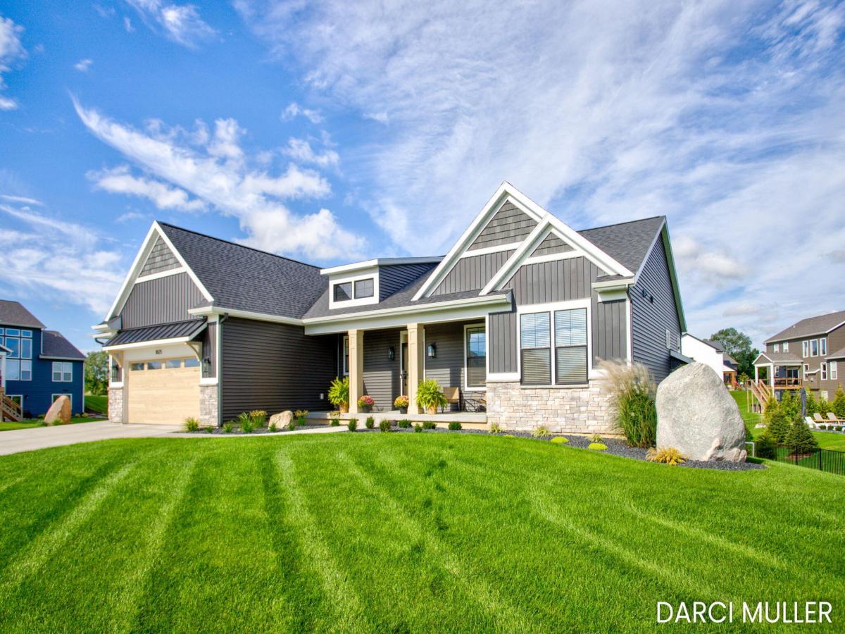MLS #26053843 image #0