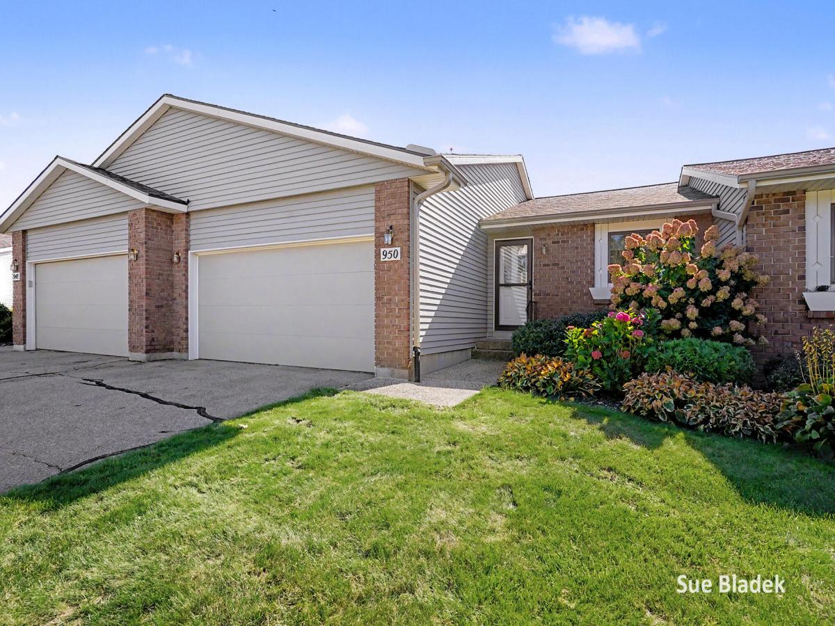 MLS #26054085 image #0