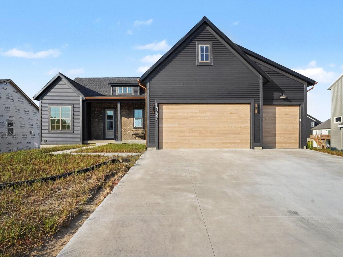 MLS #26054619 image #0