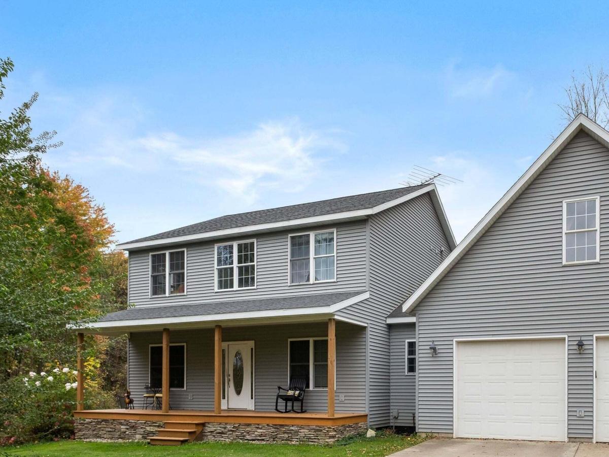 MLS #26055398 image #0