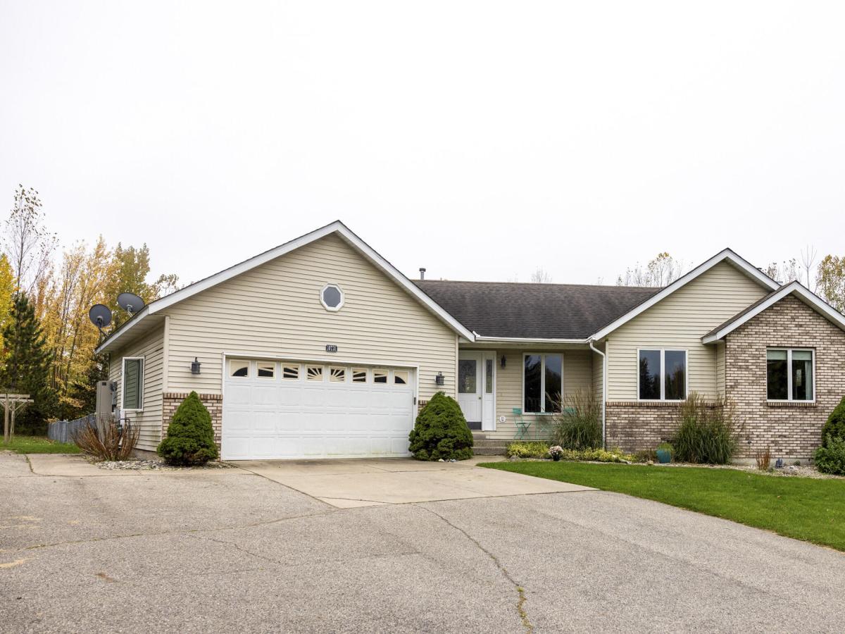 MLS #26055487 image #0