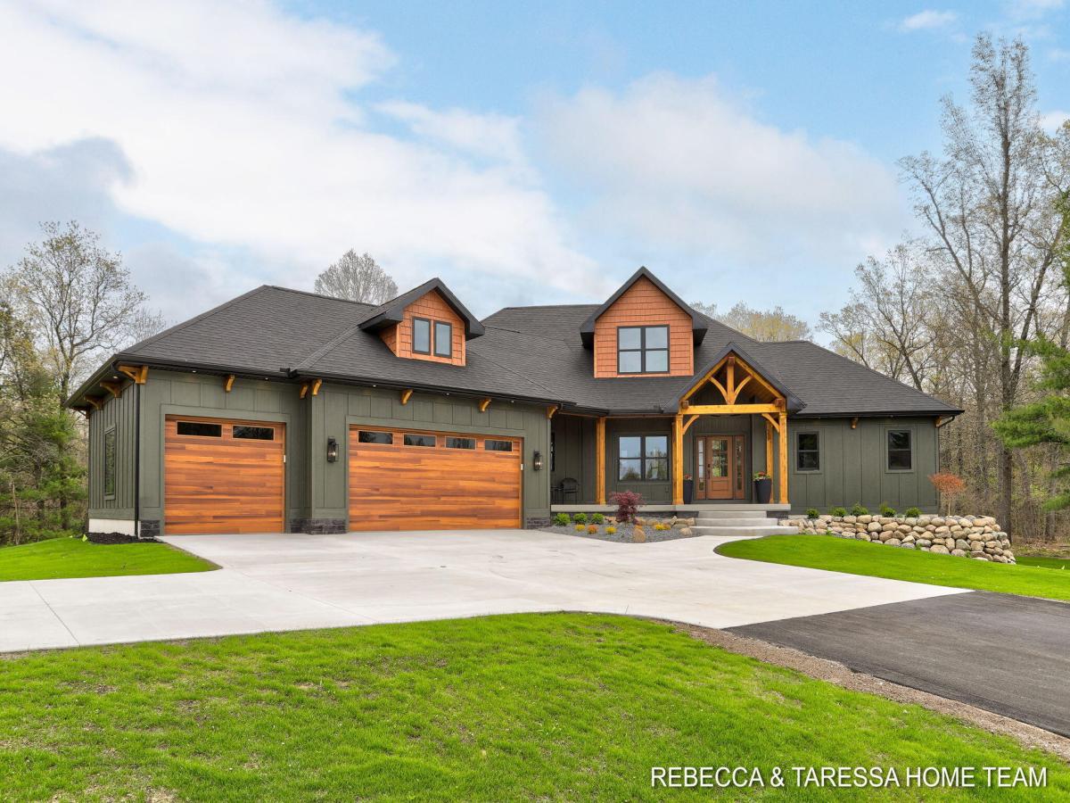MLS #26057628 image #0