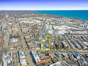 1812 - 1814 W GRAND Avenue Chicago IL 60622 MLS #MRD12477688 32 broker reciprocity