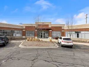 25 E Main Street #202 Roselle IL 60172 MLS #MRD12435002 26 broker reciprocity