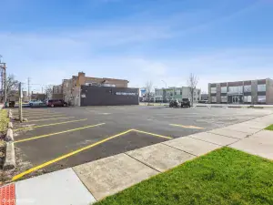 8911 Burlington Avenue Brookfield IL 60513 MLS #MRD12466418 52 broker reciprocity