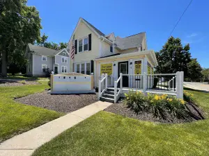 1213 Deer Street Yorkville IL 60560 MLS #MRD12414884 50 broker reciprocity
