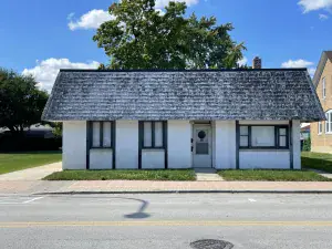 9347 N Milwaukee Avenue Niles IL 60714 MLS #MRD12202652 46 broker reciprocity