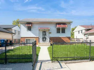 1376 Wentworth S Avenue Calumet City IL 60409 MLS #MRD12406580 62 broker reciprocity