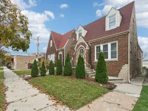 8358 S Ada Street Chicago IL 60620 MLS #MRD12352658 46 broker reciprocity