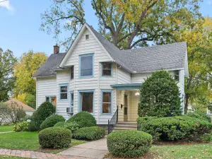 715 Ellwood Avenue DeKalb IL 60115 MLS #MRD12499282 62 broker reciprocity