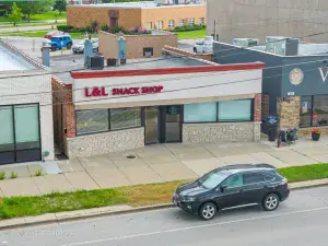 4005 N Wolcott Avenue Chicago IL 60613 MLS #MRD12378957 64 broker reciprocity