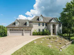 2 Prairie Landing Court Hawthorn Woods IL 60047 MLS #MRD12420503 50 broker reciprocity