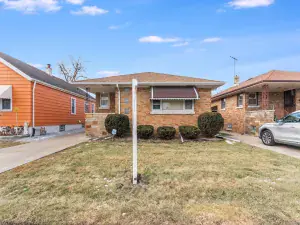 18446 Glen Oak Avenue Lansing IL 60438 MLS #MRD12484452 50 broker reciprocity