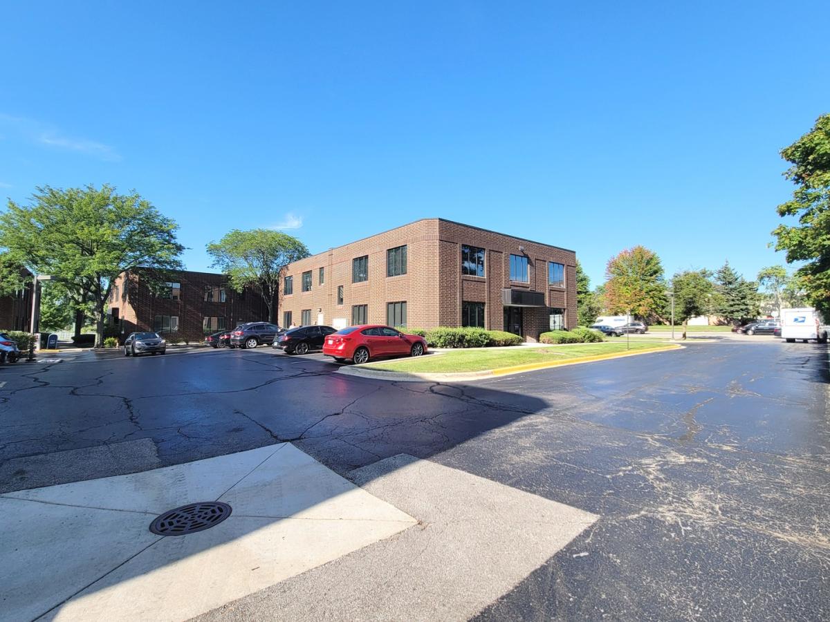 124 S COUNTY FARM Road #B1-A Wheaton IL 60187 MLS #MRD12285102 41 MLS #MRD12285102 image #0