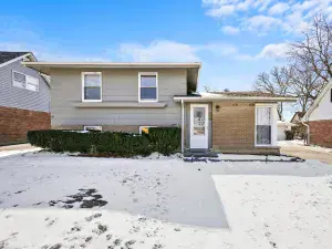 16919 Wood Street Hazel Crest IL 60429 MLS #MRD12491831 64 broker reciprocity