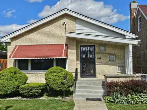 8034 W 42nd Street Lyons IL 60534 MLS #MRD12434579 64 broker reciprocity