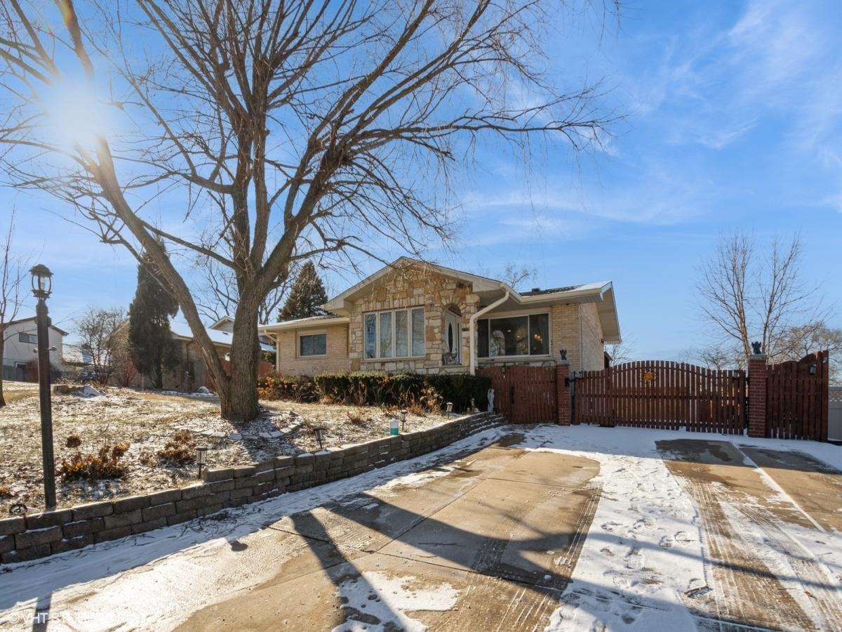 8462 S 83rd Avenue Hickory Hills IL 60457 MLS #MRD12305130 45 MLS #MRD12305130 image #0
