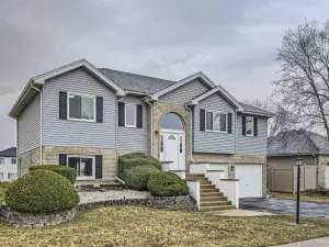 25601 S LINDEN Avenue Monee IL 60449 MLS #MRD12503814 54 broker reciprocity
