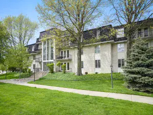 18318 Exchange Avenue #1B Lansing IL 60438 MLS #MRD12492461 48 broker reciprocity