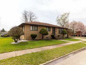 566 Hirsch Avenue Calumet City IL 60409 MLS #MRD12498938 54 broker reciprocity