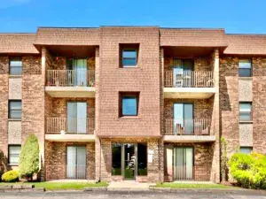 18318 Exchange Avenue #1B Lansing IL 60438 MLS #MRD12492461 54 broker reciprocity