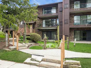 543 Burlington Avenue #112E Downers Grove IL 60515 MLS #MRD12482684 60 broker reciprocity