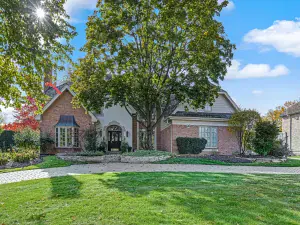 10226 S 81st Avenue Palos Hills IL 60465 MLS #MRD12460029 50 broker reciprocity