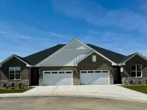 2331 Stone Creek Drive New Lenox IL 60451 MLS #MRD12502050 48 broker reciprocity