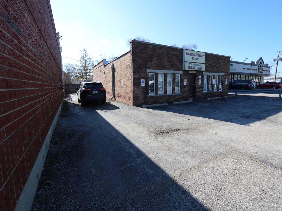 6737 W 95th Street Oak Lawn IL 60453 MLS #MRD12372202 17 MLS #MRD12372202 image #0
