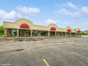 25 S Roselle Road Schaumburg IL 60193 MLS #MRD12390728 30 broker reciprocity