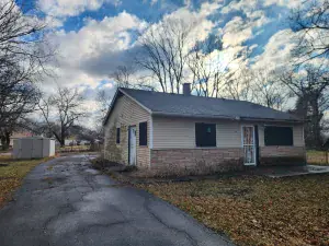 13710 S Wallace Avenue Riverdale IL 60827 MLS #MRD12480406 62 broker reciprocity