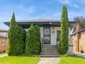 8 E 144th Street Riverdale IL 60827 MLS #MRD12109966 50 broker reciprocity
