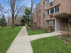 620 W 111th Street Chicago IL 60628 MLS #MRD12329618 62 broker reciprocity