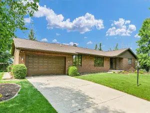 2401 Lakewood Drive Champaign IL 61822 MLS #MRD12497287 64 broker reciprocity