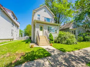 5415 W Augusta Boulevard Chicago IL 60651 MLS #MRD12497578 50 broker reciprocity