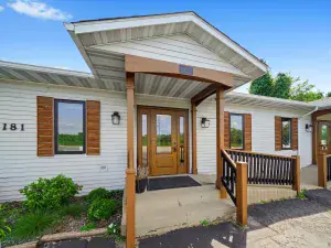 1520 Industrial Drive #E Lake In The Hills IL 60156 MLS #MRD12502339 60 broker reciprocity