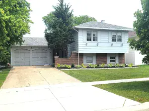 1440 Dennison Road Hoffman Estates IL 60169 MLS #MRD12469977 62 broker reciprocity