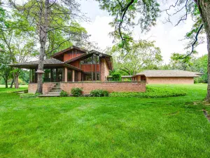 1225 Sir William Lane Lake Forest IL 60045 MLS #MRD12486249 58 broker reciprocity