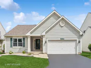 0S732 Myrtle Street Winfield IL 60190 MLS #MRD12436635 62 broker reciprocity