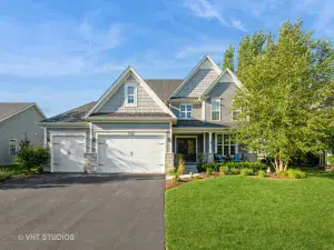 41W235 Dillonfield Drive Elburn IL 60119 MLS #MRD12437427 54 broker reciprocity