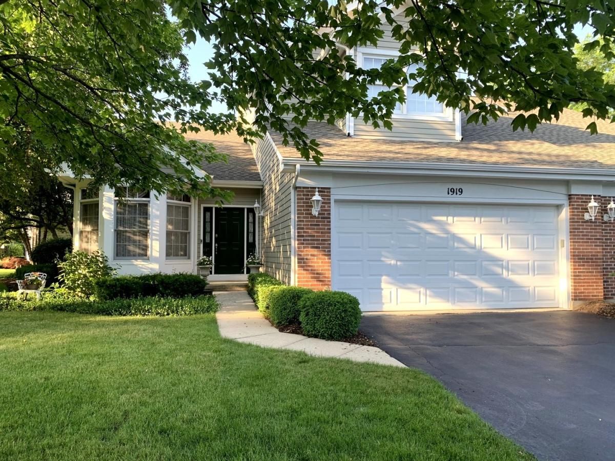 1919 Waverly Circle St. Charles IL 60174 MLS #MRD12401524 45 MLS #MRD12401524 image #0