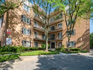 811 CHICAGO Avenue #407 Evanston IL 60202 MLS #MRD12449714 60 broker reciprocity