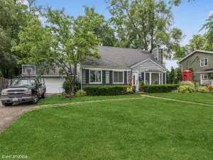 8927 Belleforte Avenue Morton Grove IL 60053 MLS #MRD12465606 62 broker reciprocity